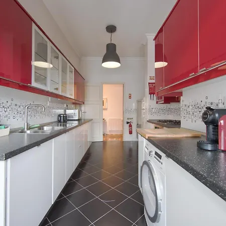 Gaspar House 3*